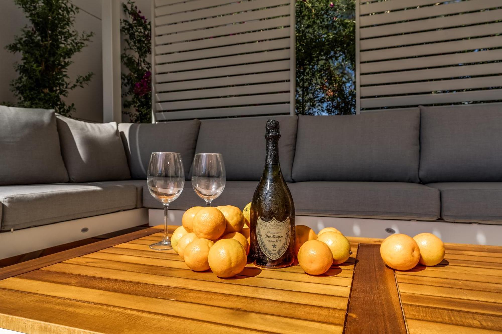 Molo Residences Boutique Apartments & Spa Марбелья Экстерьер фото