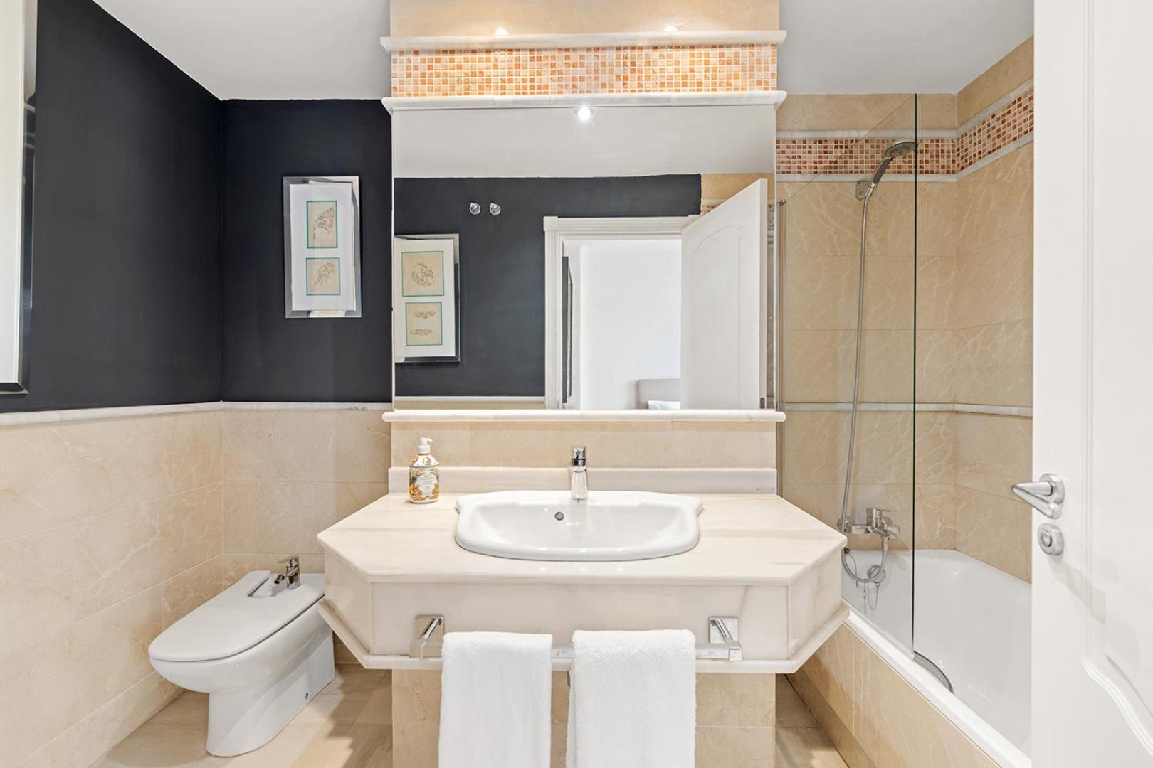 Molo Residences Boutique Apartments & Spa Марбелья Экстерьер фото